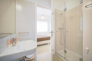 Handtücher, Seife, Toilettenpapier