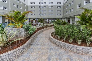 Garden - Capital O 93516 Loftvilles City Residence (Tangerang)