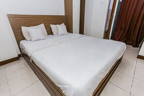 Deluxe Double Room - Capital O 93516 Loftvilles City Residence (Tangerang)