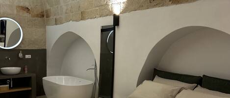 1 slaapkamer, een strijkplank/strijkijzer, wifi, beddengoed