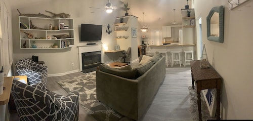 The Driftwood House is completely remodeled 3 bedroom 2 bath centrally located.