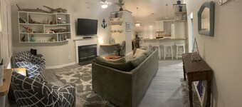 The Driftwood House is completely remodeled 3 bedroom 2 bath centrally located.