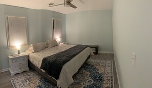 3 bedrooms, iron/ironing board, free WiFi, bed sheets - The Driftwood House is completely remodeled 3 bedroom 2 bath centrally located. (Wilmington)