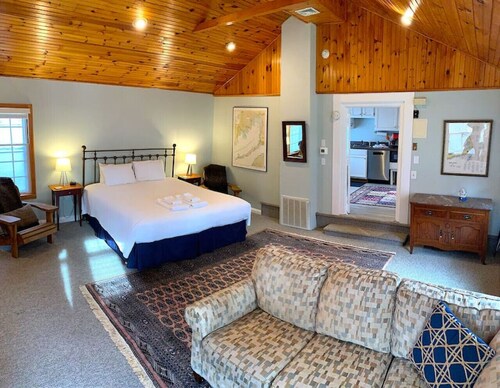 Spacious Guest House in Falmouth Village