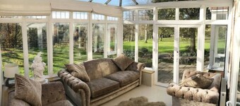 Beautiful 6 Bedroom Home with Pool & Hot Tub