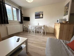 Living area - 100m from resort center, 2nd floor, swimming pool, tv, 17m², Serre Chevalier (SERRE CHEVALIER)