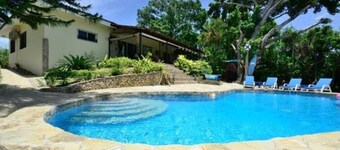 Bienvenidos a Villa Casa Lucy. Centrally located in the heart of Sosúa 