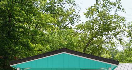 Franky and Louie's Turquoise Cabin 3