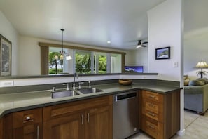 Interior - Princeville: Enjoy Amazing Sunsets & Views of Ocean 1 BD Condo With Pullout Sofa (Princeville)