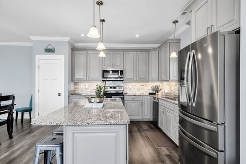 Ocean Views,heated Pool, Hot tub,Elevator, EV Charger