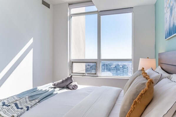 2 bedrooms, premium bedding, memory foam beds, individually decorated