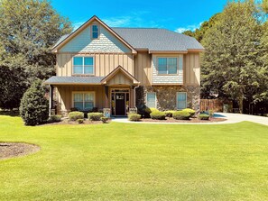 Exterior - Beautiful 5 BR, 3 BA, home only minutes away from the Masters and Peach Jam! (North Augusta)