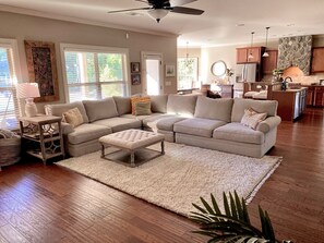 Smart TV, fireplace, video games, printers - Beautiful 5 BR, 3 BA, home only minutes away from the Masters and Peach Jam! (North Augusta)