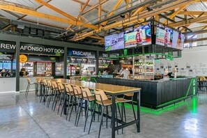 Estudio junior | Bar (en el alojamiento)