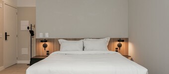 Studios Tower by Viva - Prédio com piscina e estacionamento no centro de Floripa