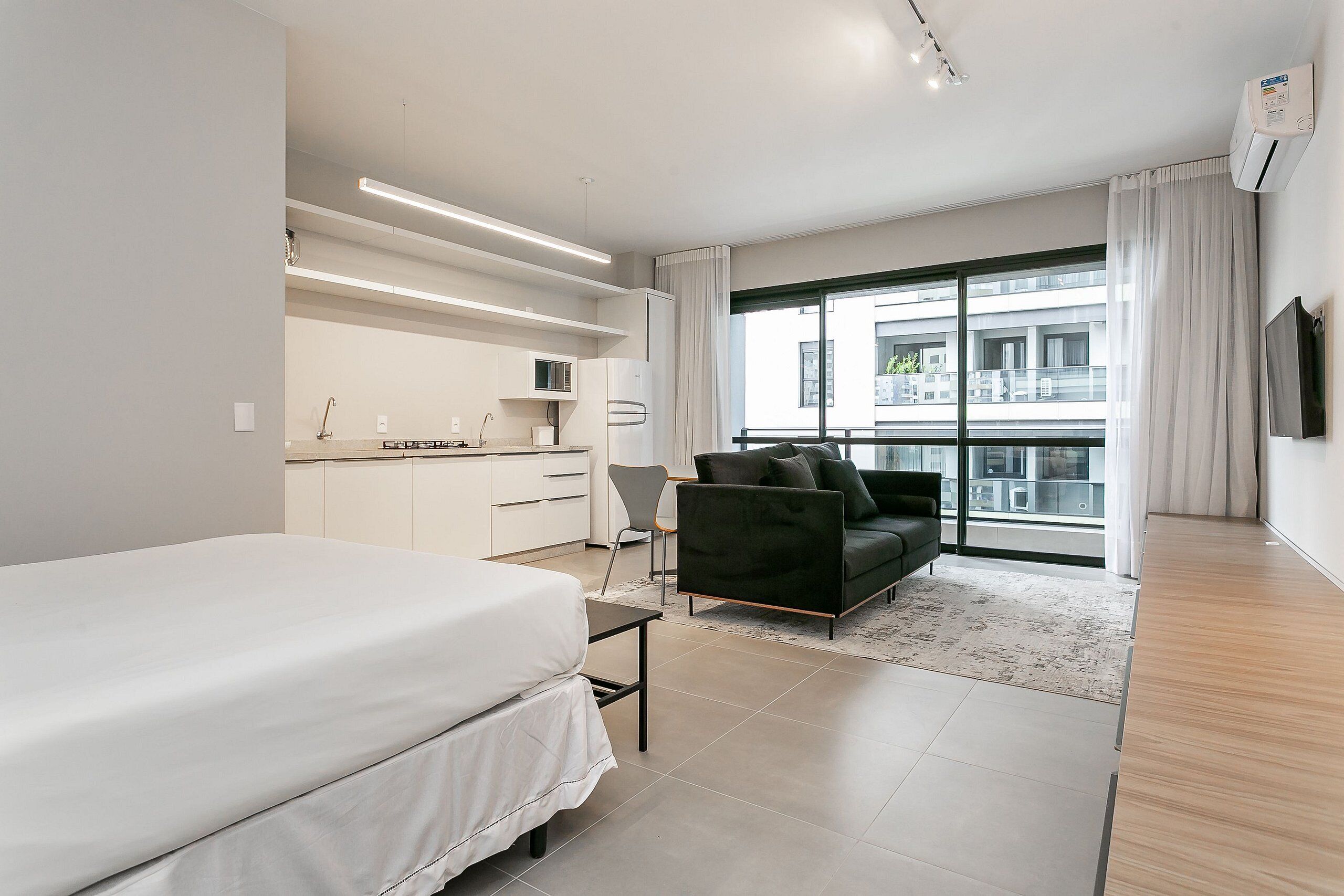 Junior Studio | Laptop workspace, blackout drapes, iron/ironing board, free WiFi