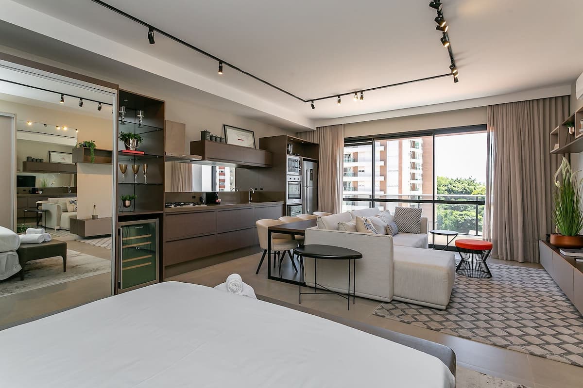 City Studio | Laptop workspace, blackout drapes, iron/ironing board, free WiFi