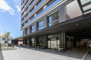 Exterior - Studios Tower by Viva - Prédio com piscina e estacionamento no centro de Floripa (Florianópolis)