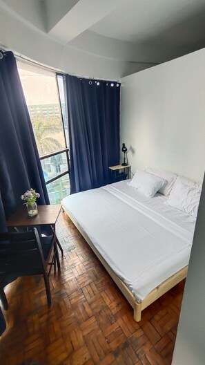 2 bedrooms, free WiFi, bed sheets - 2 Bedroom condo unit near St. Luke's Medical Center, Quezon City (Quezon City)