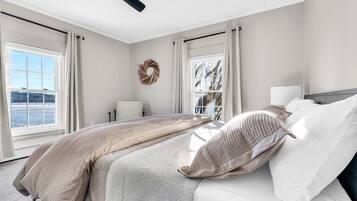 4 dormitoris, escriptori i planxa i posts de planxar