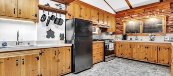 Family-Friendly Rostay Home, Minutes from skiing
