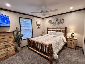 3 室のベッドルーム、アイロン / アイロン台、WiFi (無料)、ベッドシーツ