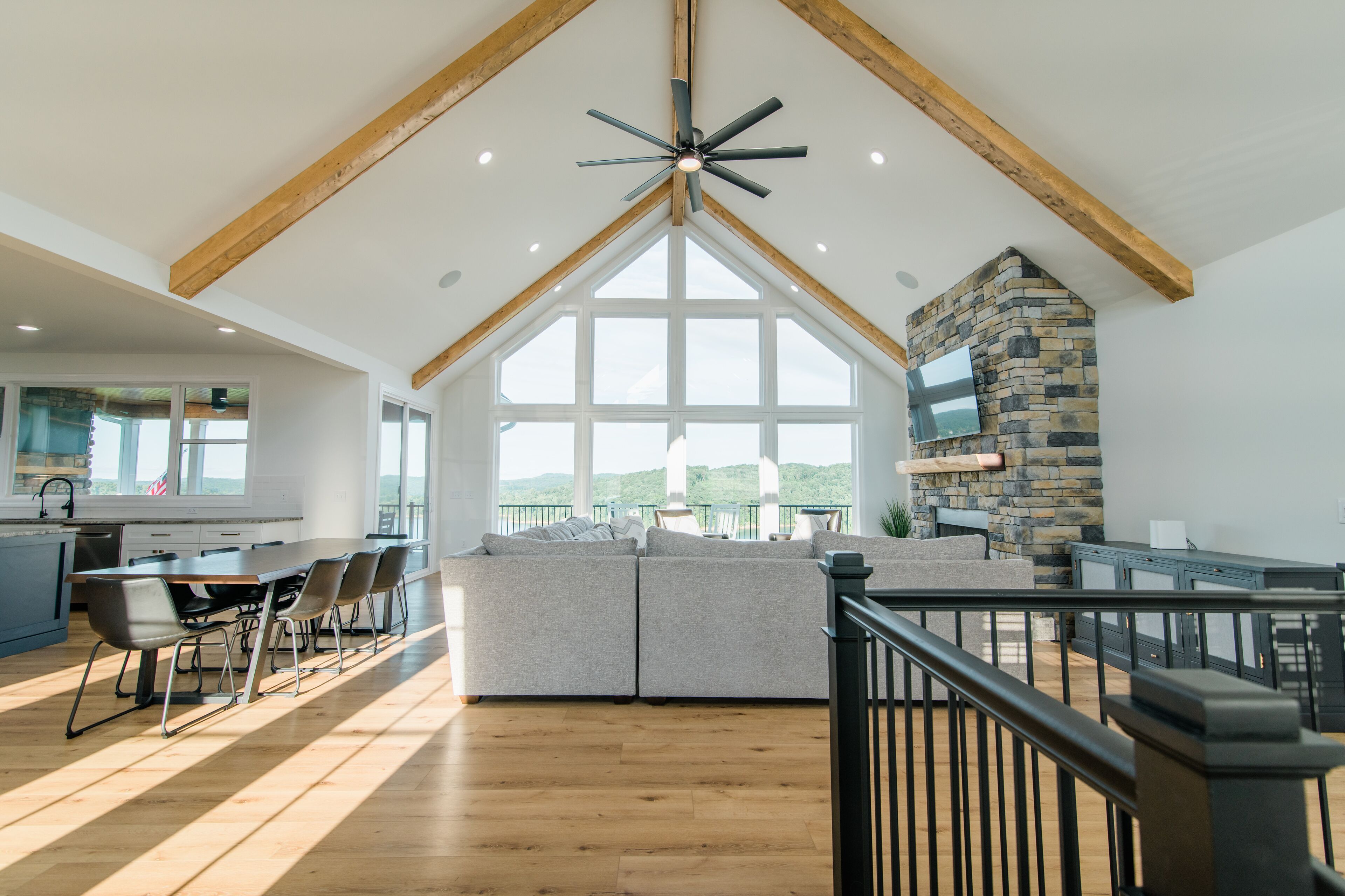 - Brand New to VRBO - Norris Lake Home~Breathtaking Views~Lake Access~Deerfield
