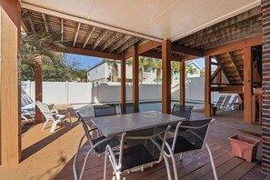 Outdoor dining - 7BR | Sleeps 18 | Pool | Steps To The Beach | 1004 (North Myrtle Beach)