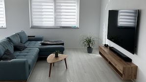 Smart TV - Vollausgestattete Wohnung im Neubau (Waldshut-Tiengen)