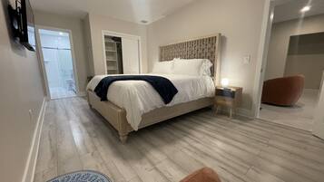 3 slaapkamers, een kluis op de kamer, een bureau