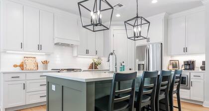 Green Retreat on Proctor - 3.5 Bathrooms