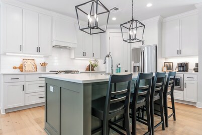 Green Retreat on Proctor - 3.5 Bathrooms