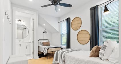 Green Retreat on Proctor - 3.5 Bathrooms
