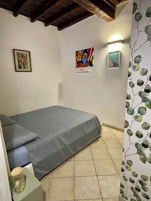 1 bedroom, in-room safe, iron/ironing board, free WiFi - Small apartment in the heart of Monti, a stone's throw from the Colosseum (Roma)