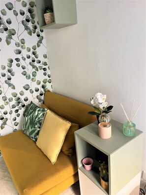 TV - Small apartment in the heart of Monti, a stone's throw from the Colosseum (Roma)