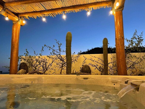 Baignoire à remous extérieure