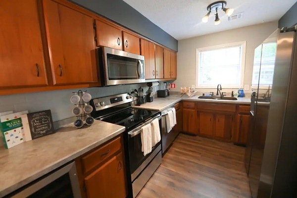 Refrigerador, microondas, horno, placa de cocina