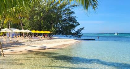 Caribbean Marine Park Retreat – Beachfront Bliss Awaits. With kayak