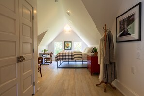 Luxury Penthouse | Laptop workspace, free WiFi - Auburn Bed and Breakfast (Lafayette)