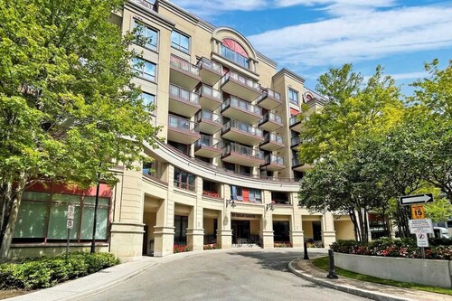 Toronto Furnished Condo - Modern 1 Bed, 1 Bath Corner Suite. 6 month+ Stays