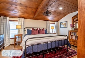 5 bedrooms, iron/ironing board, WiFi, bed sheets