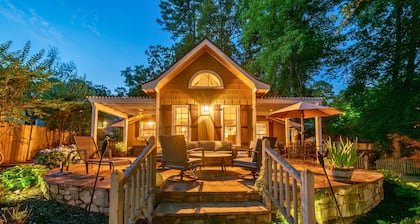 Lakefront | Firepit | Private Dock | Charming Home