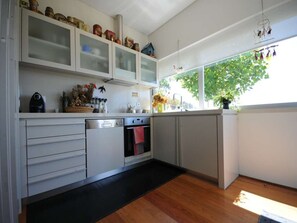 Fridge, oven, dishwasher, coffee/tea maker