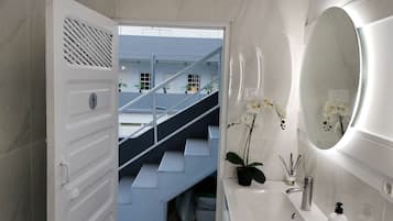 Chambre Double, salle de bains commune | Salle de bain