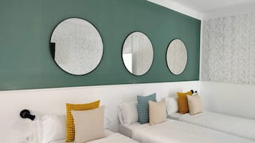 Driepersoonskamer, gedeelde badkamer | Individueel gemeubileerd, gratis wifi