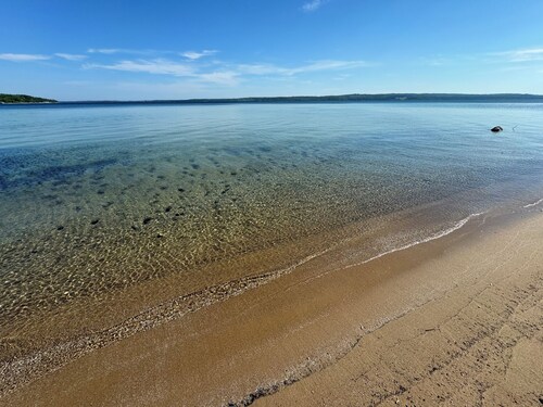 Ironton Stone Cottage near 'The Beautiful' Lake Charlevoix - 5min Walk-to-beach!