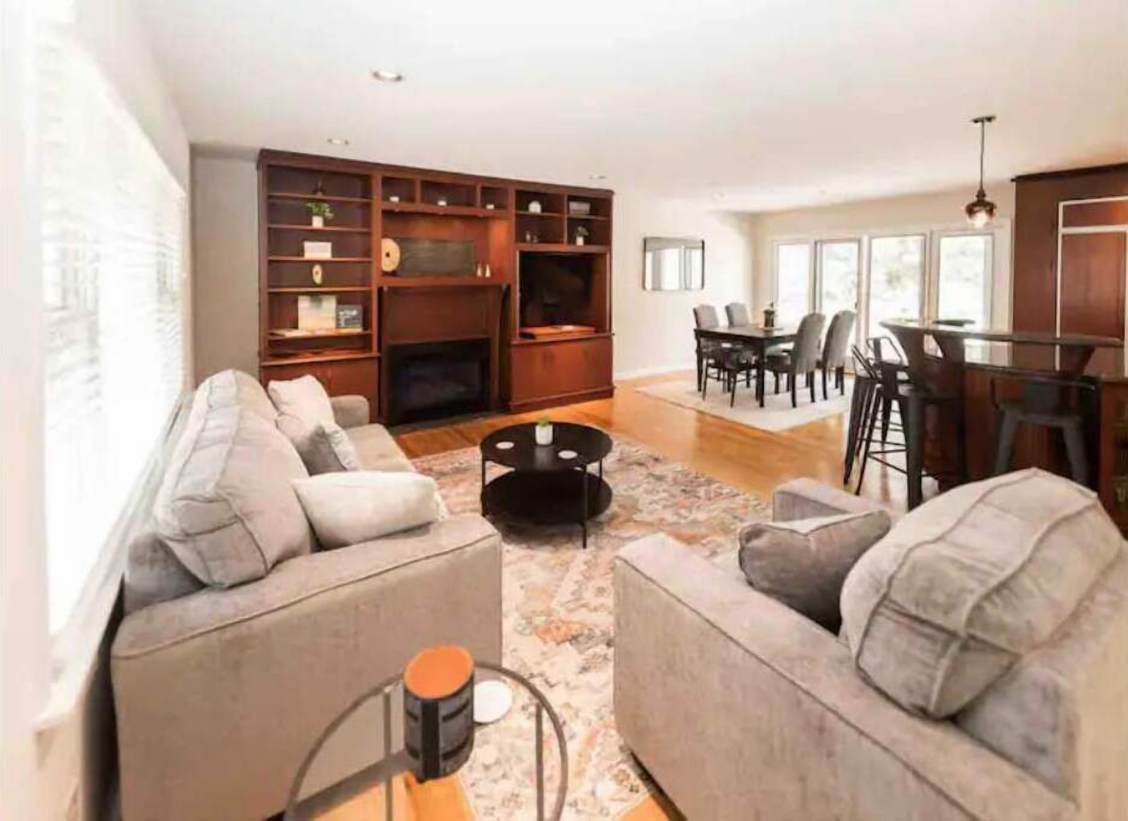 Great Area-8 beds-Family-Friendly- Close> IU
