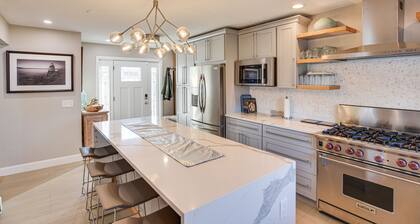 Pet-Friendly Narragansett Home w/ Deck + Gas Grill