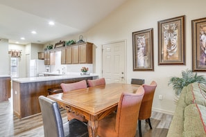 Dining - Branson Condo: Private Balcony, 1 Mi to Strip! (Branson)