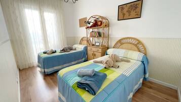 4 quartos, ferros/tábuas de passar roupa, Wi-Fi de cortesia